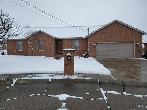 2 Shell Cir, Belpre, OH 45714 photo 1