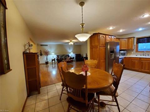 2 Shell Cir, Belpre, OH 45714 photo 4