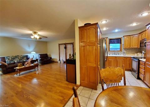2 Shell Cir, Belpre, OH 45714 photo 3