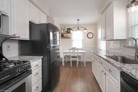84 E 207th St, Euclid, OH 44123 photo 9