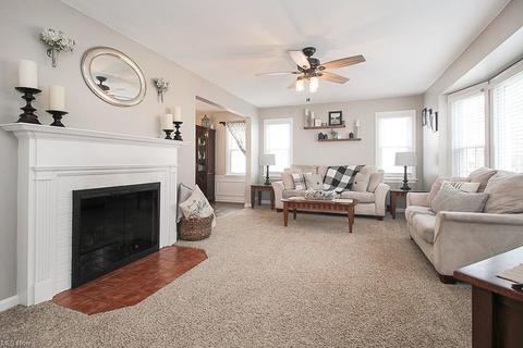 84 E 207th St, Euclid, OH 44123 photo 4