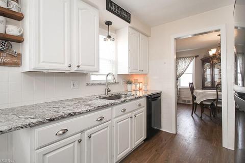 84 E 207th St, Euclid, OH 44123 photo 10
