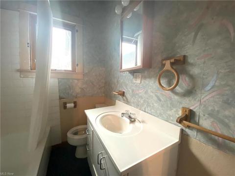 2573 E Midlothian Blvd, Struthers, OH 44471 photo 10