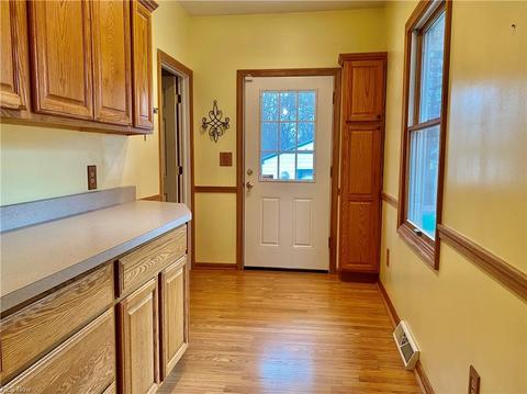 2573 E Midlothian Blvd, Struthers, OH 44471 photo 5