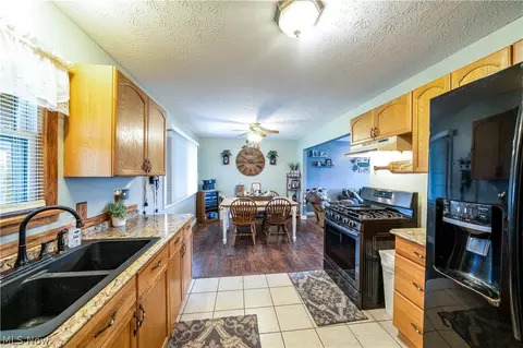 9893 Short Dr, Windham, OH 44288 photo 22