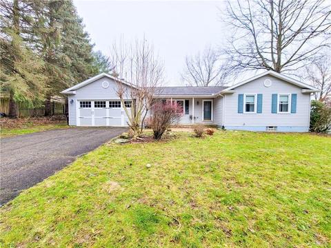 6920 Eastham Cir NW, Canton, OH 44708 photo 2