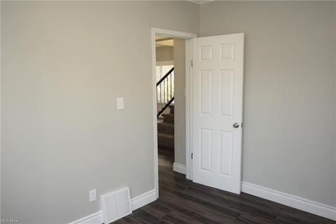 2823 Robindale Ave, Akron, OH 44312 photo 12