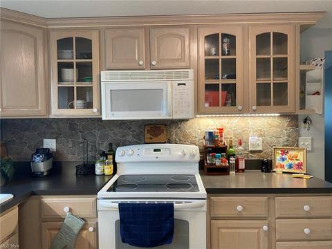 1601 Mapledale Rd, Wickliffe, OH 44092 photo 7