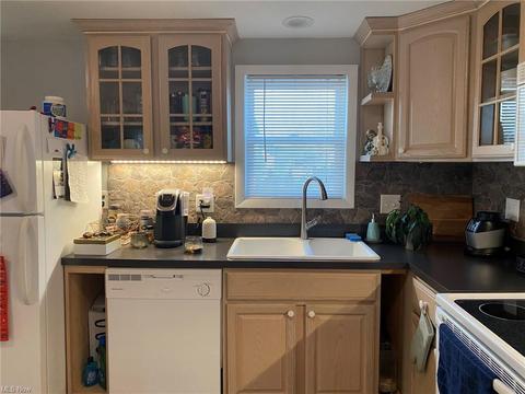 1601 Mapledale Rd, Wickliffe, OH 44092 photo 6