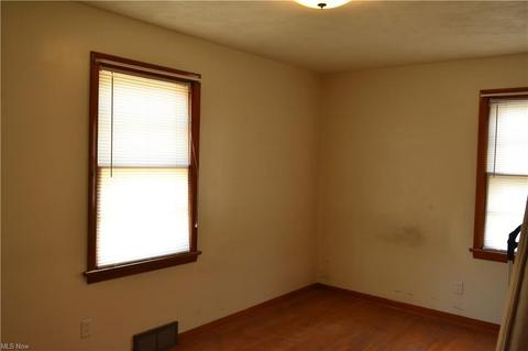 132 Longfellow St, Elyria, OH 44035 photo 7