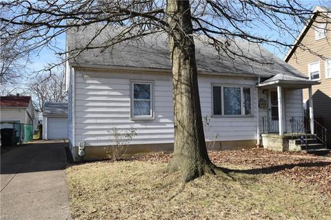 132 Longfellow St, Elyria, OH 44035 photo 1