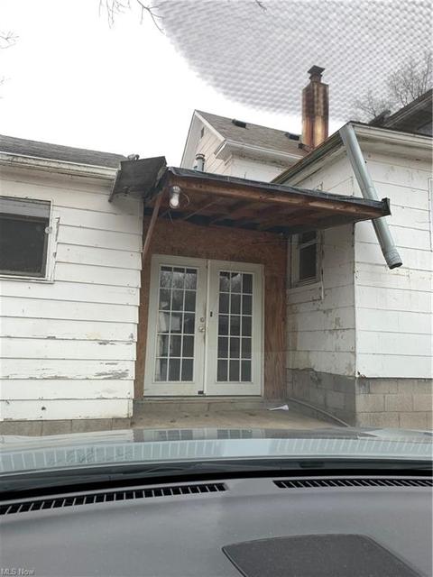 6285 Elyria Ave, Elyria, OH 44035 photo 2