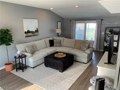 1711 Eldon Dr, Wickliffe, OH 44092 photo 5