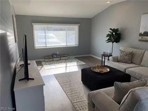 1711 Eldon Dr, Wickliffe, OH 44092 photo 7