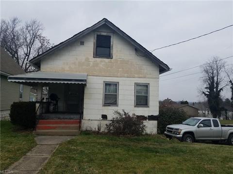 435 Maplewood Ave, Struthers, OH 44471 photo 1