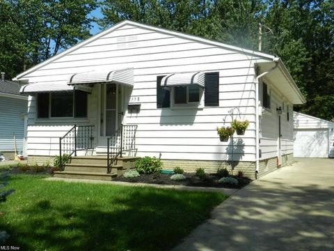558 Baldwin Ave, Elyria, OH 44035 photo 1