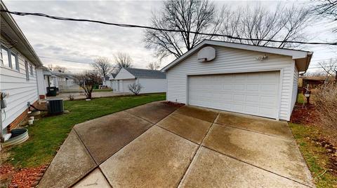 1682 Drenik Dr, Wickliffe, OH 44092 photo 28