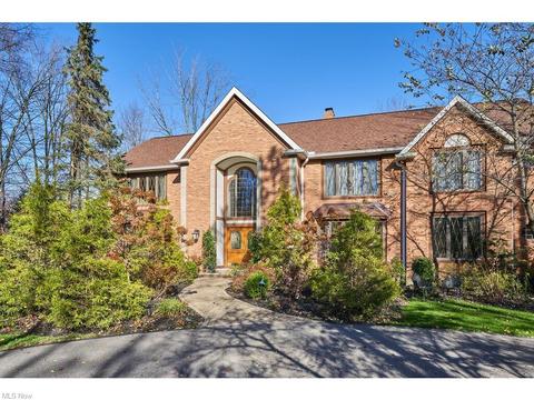 7249 Rollingbrook Trl, Solon, OH 44139 photo 1