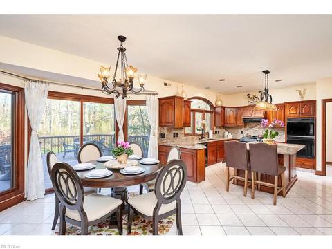7249 Rollingbrook Trl, Solon, OH 44139 photo 11
