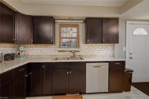 307 E 2nd St, Dover, OH 44622 photo 9