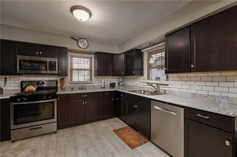 307 E 2nd St, Dover, OH 44622 photo 6