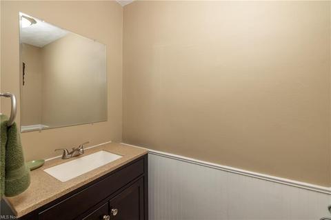 307 E 2nd St, Dover, OH 44622 photo 11
