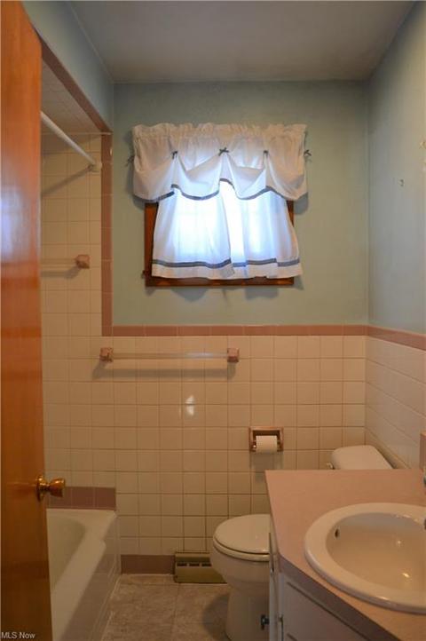 400 Stealey St, Middlebourne, WV 26149 photo 16