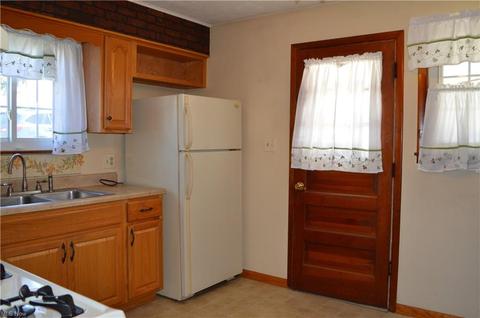 400 Stealey St, Middlebourne, WV 26149 photo 7