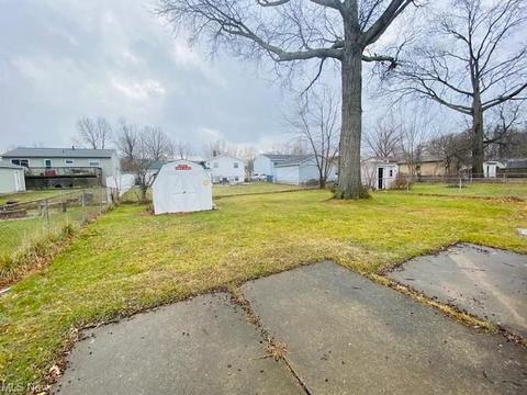 1918 E 39th St, Lorain, OH 44055 photo 9