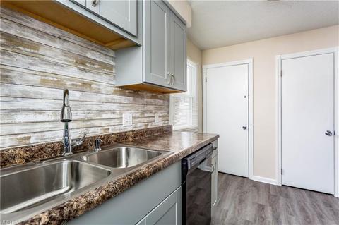 629 Eastern Heights Blvd, Elyria, OH 44035 photo 7