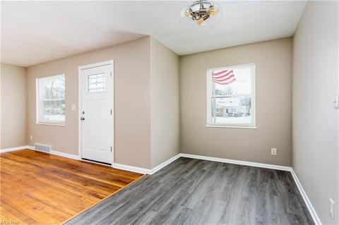 629 Eastern Heights Blvd, Elyria, OH 44035 photo 16