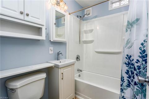 629 Eastern Heights Blvd, Elyria, OH 44035 photo 3