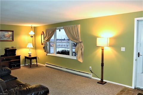93 E Britton Rd, Burbank, OH 44214 photo 9