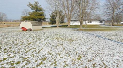 93 E Britton Rd, Burbank, OH 44214 photo 17