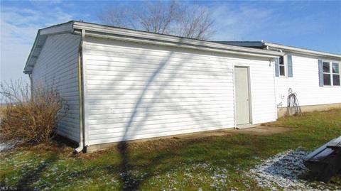 93 E Britton Rd, Burbank, OH 44214 photo 14