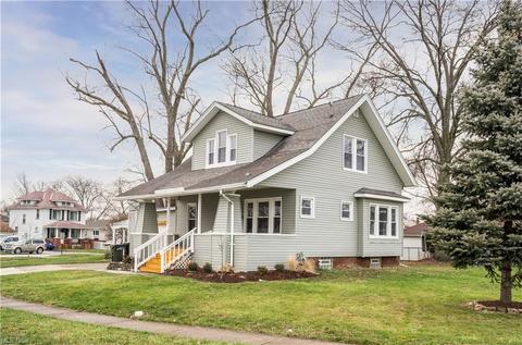528 Ohio St, Elyria, OH 44035 photo 2