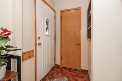 5328 E 141st St, Maple Heights, OH 44137 photo 7