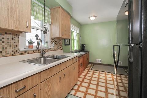 5328 E 141st St, Maple Heights, OH 44137 photo 13