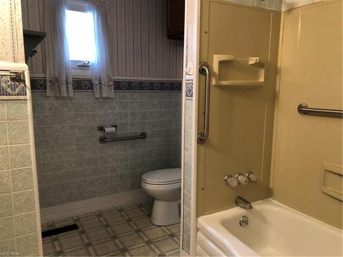 4497 N Ridge Rd E, Geneva, OH 44041 photo 7