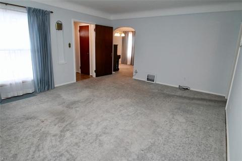 96 E 219th St, Euclid, OH 44123 photo 7
