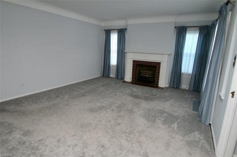 96 E 219th St, Euclid, OH 44123 photo 2