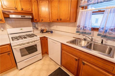 980 Corwin Ave, Akron, OH 44310 photo 10