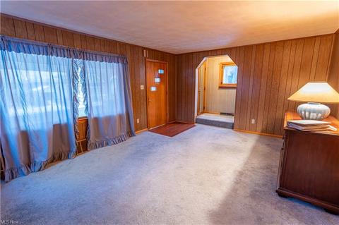 980 Corwin Ave, Akron, OH 44310 photo 4