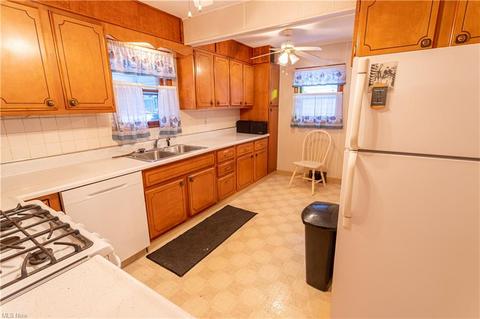 980 Corwin Ave, Akron, OH 44310 photo 8