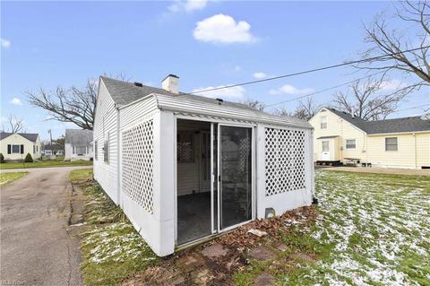 207 Beebe Ave, Elyria, OH 44035 photo 32