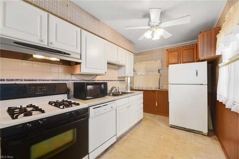 207 Beebe Ave, Elyria, OH 44035 photo 7