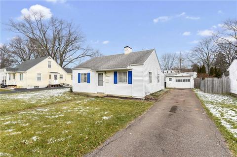 207 Beebe Ave, Elyria, OH 44035 photo 2