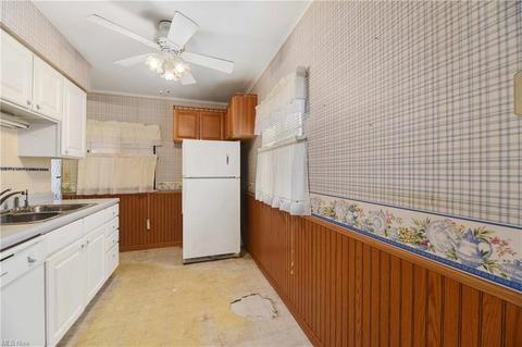 207 Beebe Ave, Elyria, OH 44035 photo 10