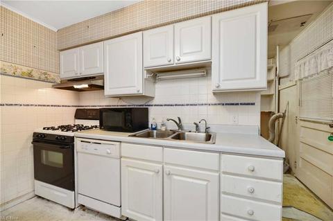 207 Beebe Ave, Elyria, OH 44035 photo 9