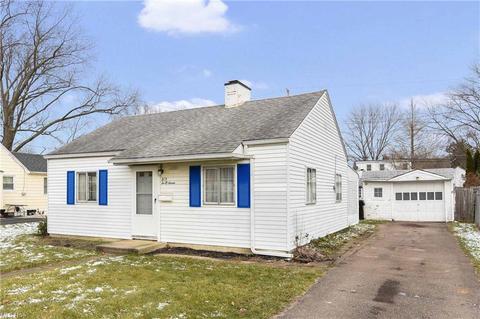 207 Beebe Ave, Elyria, OH 44035 photo 1
